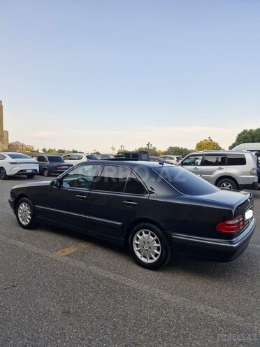 Mercedes E 280 1999, 244,490 km - 2.8 л - Bakı