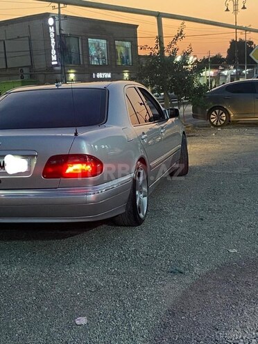 Mercedes E 270 2001, 456,000 km - 2.7 l - Bakı