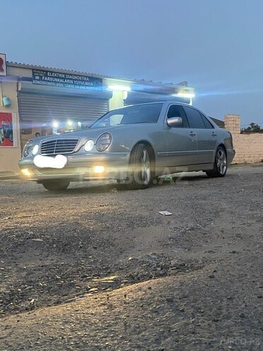 Mercedes E 270 2001, 456,000 km - 2.7 l - Bakı