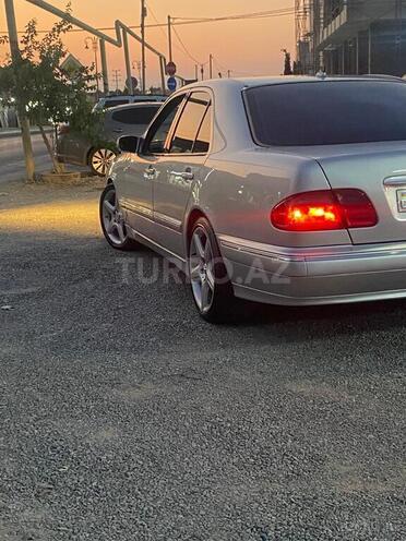 Mercedes E 270 2001, 456,000 km - 2.7 l - Bakı