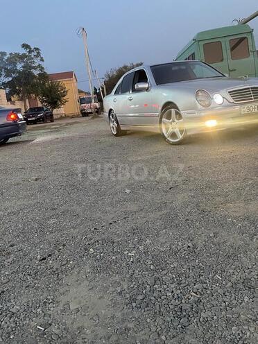 Mercedes E 270 2001, 456,000 km - 2.7 l - Bakı