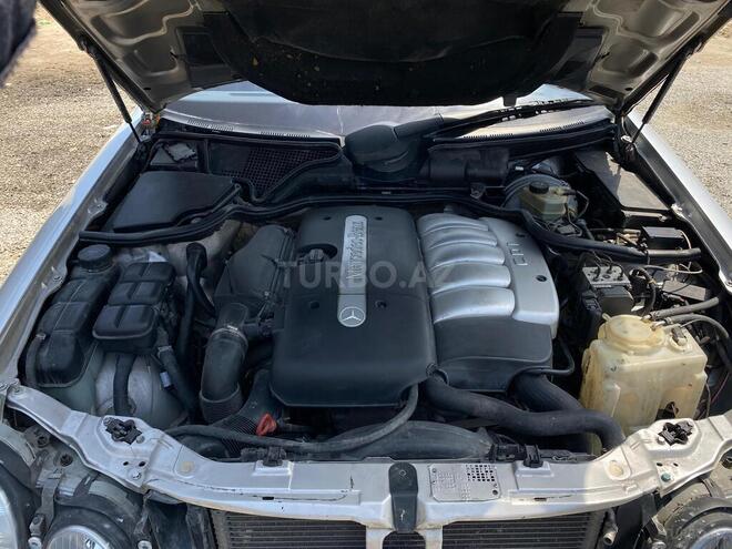 Mercedes E 270 2001, 456,000 km - 2.7 l - Bakı