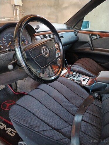 Mercedes E 230 1995, 853,695 km - 2.3 l - Sumqayıt