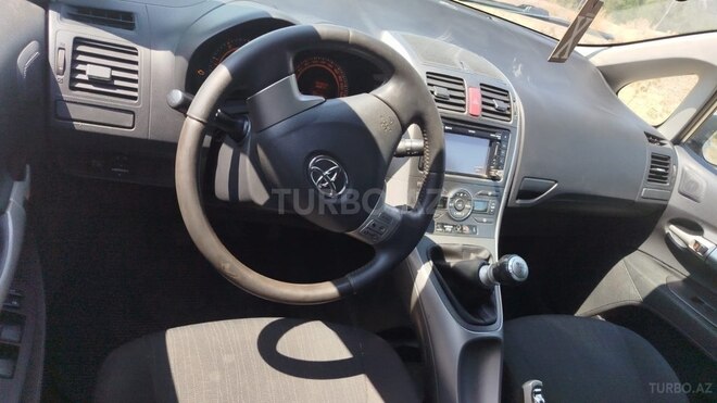 Toyota Auris 2009, 325,228 km - 1.4 l - Bakı
