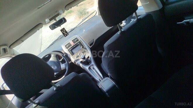 Toyota Auris 2009, 325,228 km - 1.4 l - Bakı