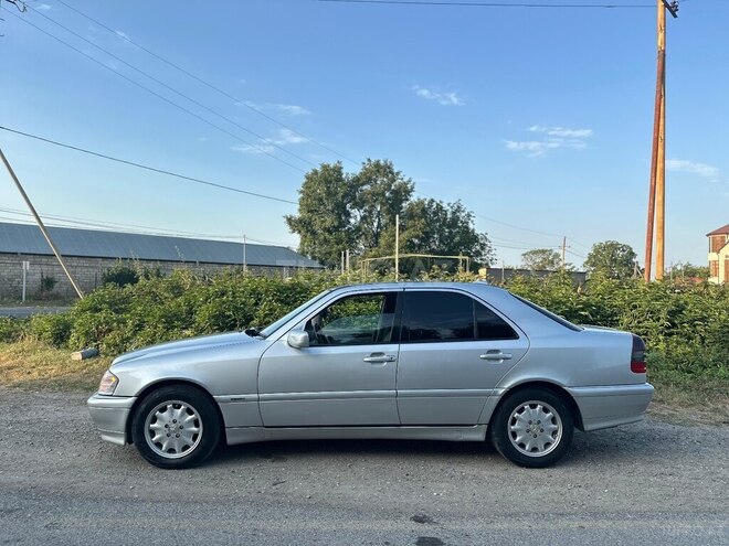 Mercedes C 230 1999, 370,258 km - 2.3 l - Quba
