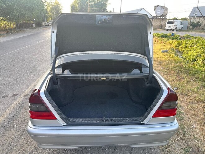 Mercedes C 230 1999, 370,258 km - 2.3 l - Quba