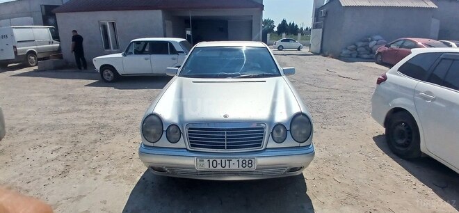 Mercedes E 230 1996, 234,123 km - 2.3 l - Sumqayıt