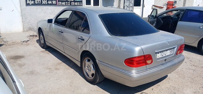 Mercedes E 230 1996, 234,123 km - 2.3 l - Sumqayıt