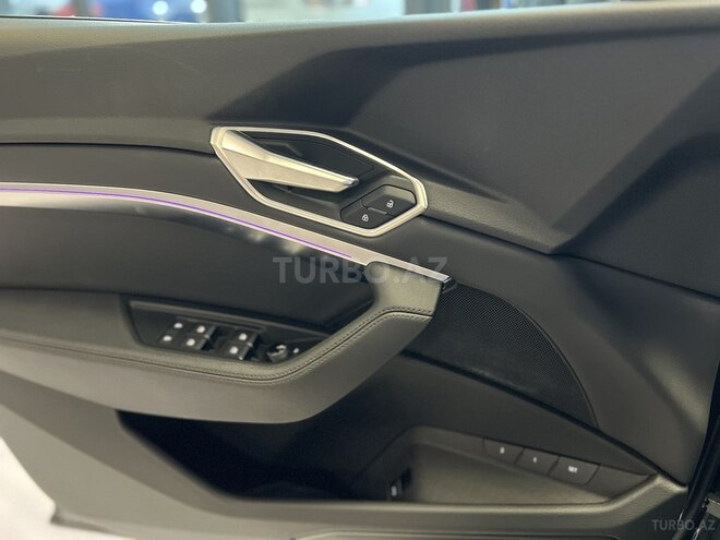 Audi Q8 e-tron 2021, 61,000 km - 0.0 l - Bakı