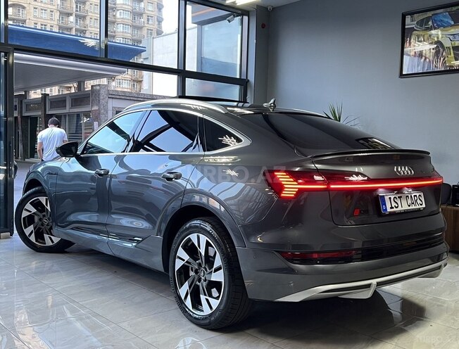 Audi Q8 e-tron 2021, 61,000 km - 0.0 l - Bakı