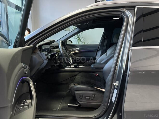 Audi Q8 e-tron 2021, 61,000 km - 0.0 l - Bakı
