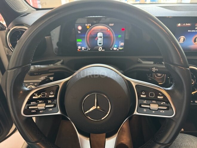 Mercedes A 250 e-15