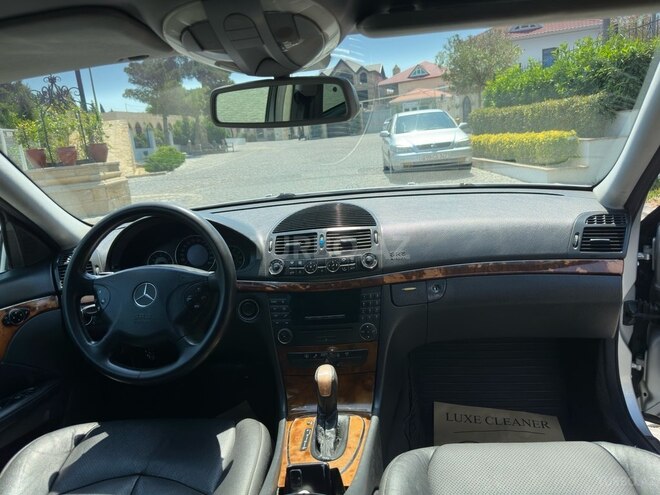 Mercedes E 240 2003, 299,835 km - 2.6 л - Bakı