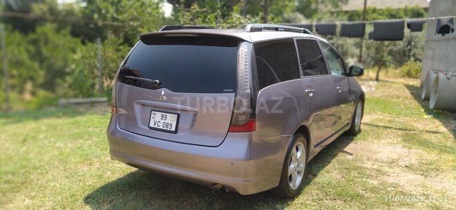 Mitsubishi Grandis 2003, 320,000 km - 2.4 l - Astara