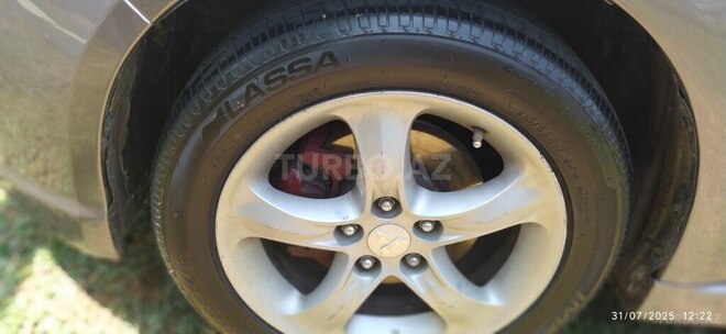 Mitsubishi Grandis 2003, 320,000 km - 2.4 l - Astara