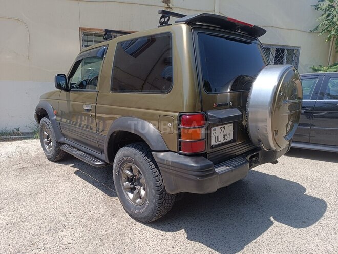 Mitsubishi Pajero 1995, 325,000 km - 2.8 l - Bakı