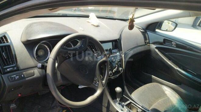 Hyundai Sonata 2010, 300,000 km - 2.4 l - Xudat