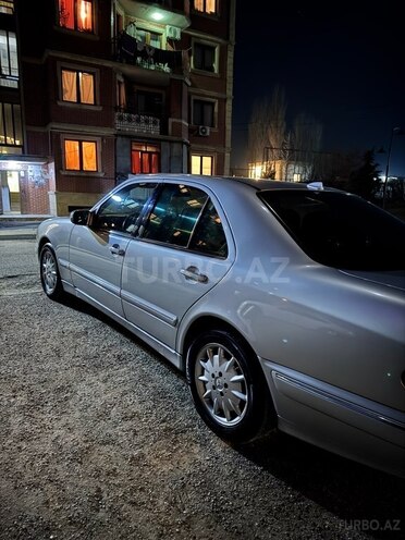 Mercedes E 220 d 2000, 560,000 km - 2.2 l - Bakı