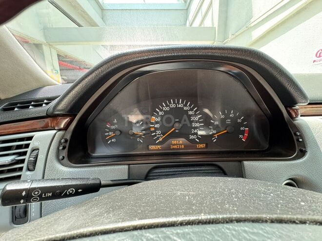 Mercedes E 280 1999, 346,316 km - 2.8 l - Bakı