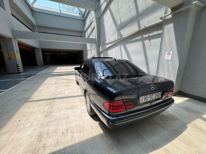Mercedes E 280 1999, 346,316 km - 2.8 l - Bakı