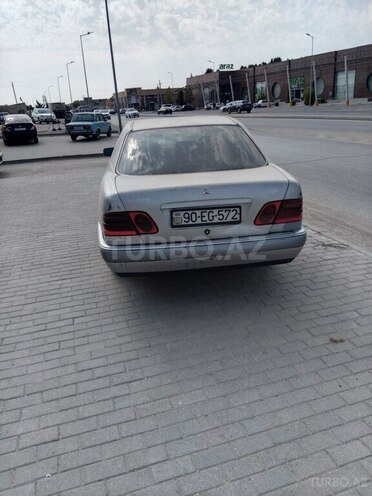 Mercedes E 220 d 1999, 365,800 km - 2.2 л - Bakı