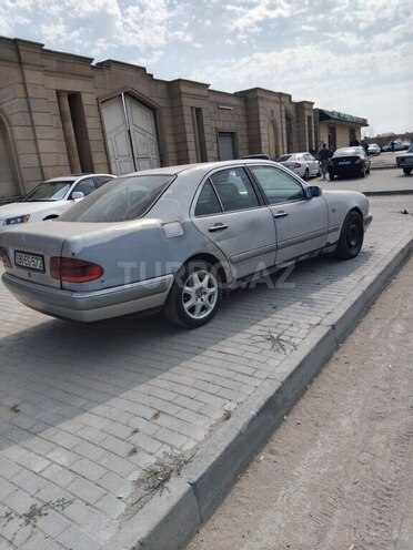 Mercedes E 220 d 1999, 365,800 km - 2.2 л - Bakı