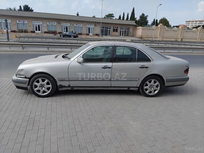 Mercedes E 220 d 1999, 365,800 km - 2.2 л - Bakı