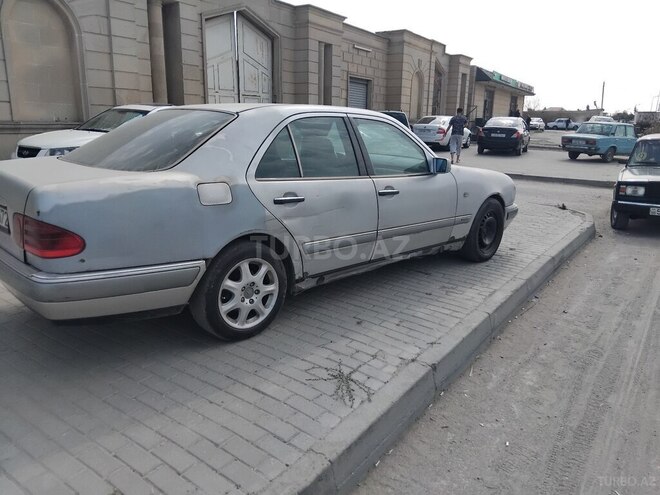 Mercedes E 220 d 1999, 365,800 km - 2.2 л - Bakı