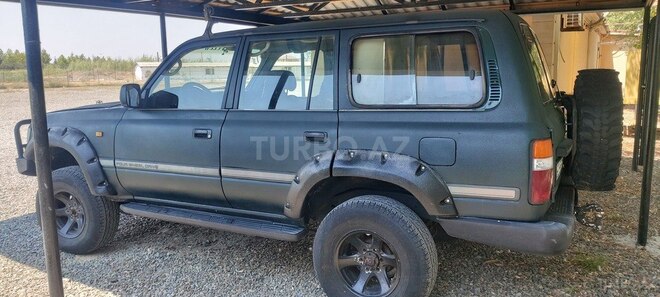Toyota Land Cruiser 1997, 260,000 km - 4.5 l - Salyan