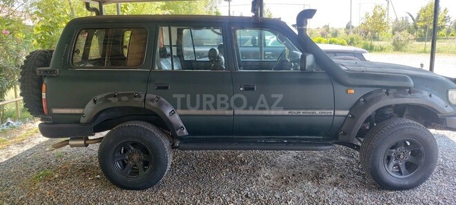 Toyota Land Cruiser 1997, 260,000 km - 4.5 l - Salyan