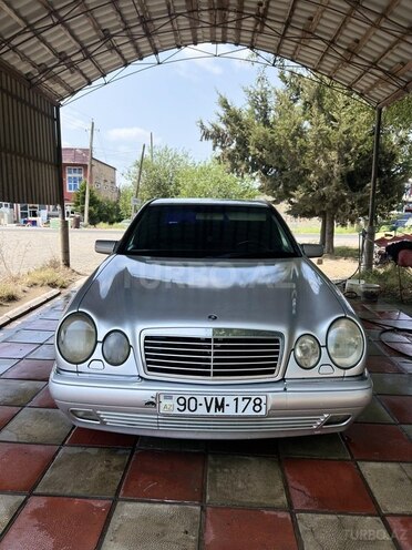 Mercedes E 200 1999, 520,000 km - 2.0 l - Bakı