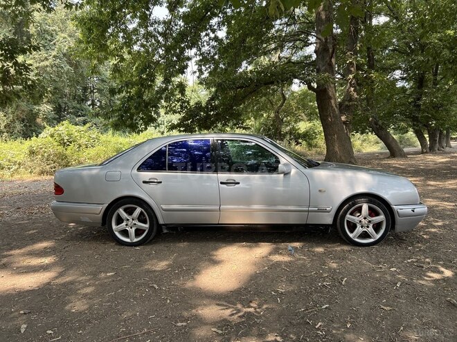 Mercedes E 200 1999, 520,000 km - 2.0 l - Bakı