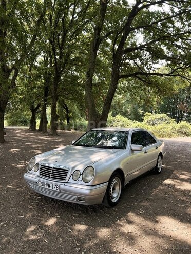 Mercedes E 200 1999, 520,000 km - 2.0 l - Bakı