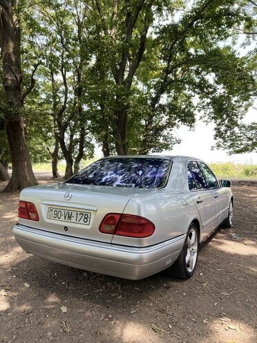 Mercedes E 200 1999, 520,000 km - 2.0 l - Bakı