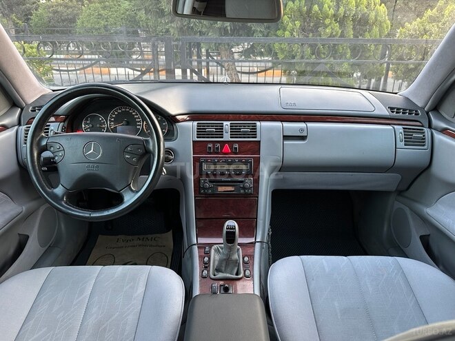 Mercedes E 270 1999, 292,000 km - 2.7 l - Bakı