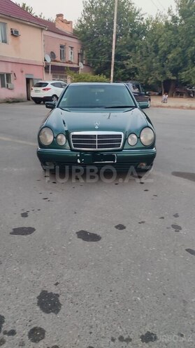 Mercedes E 220 d 1999, 420,000 km - 2.2 л - Sumqayıt