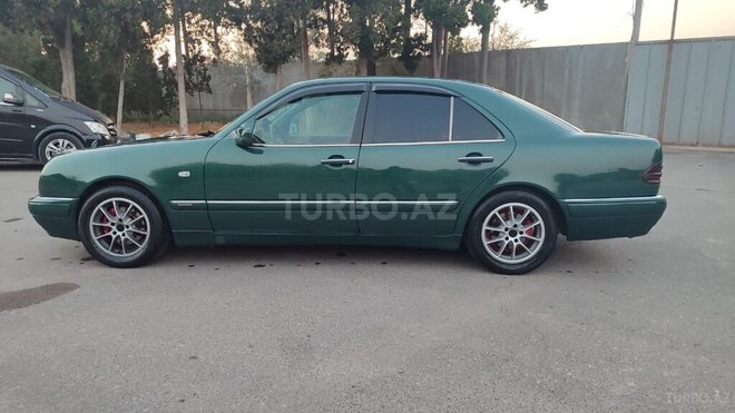 Mercedes E 220 d 1999, 420,000 km - 2.2 л - Sumqayıt