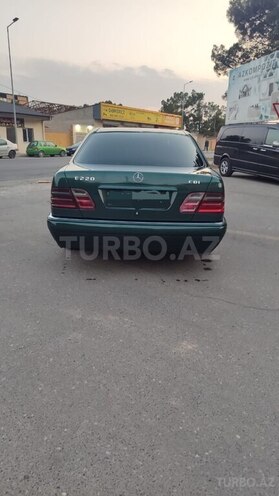Mercedes E 220 d 1999, 420,000 km - 2.2 л - Sumqayıt