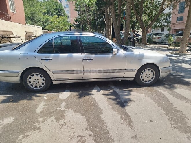 Mercedes E 230 1997, 425,000 km - 2.3 l - Bakı