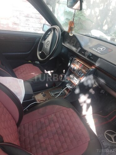 Mercedes E 300 d 1993, 578,450 km - 3.0 l - Bakı