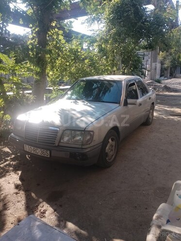 Mercedes E 300 d 1993, 578,450 km - 3.0 l - Bakı