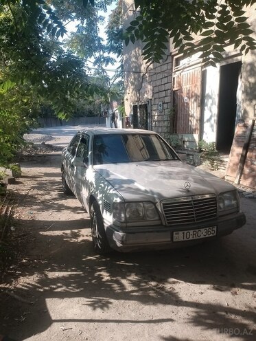 Mercedes E 300 d 1993, 578,450 km - 3.0 l - Bakı
