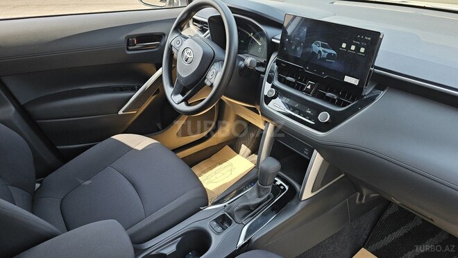 Toyota Corolla Cross 2025, 6,000 km - 2.0 l - Gəncə
