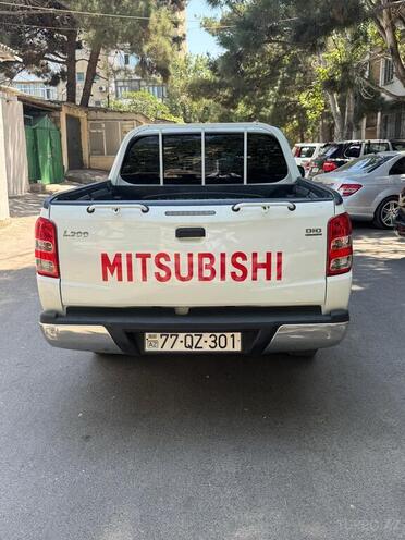 Mitsubishi L200 2016, 277,000 km - 2.4 l - Bakı