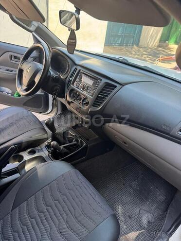 Mitsubishi L200 2016, 277,000 km - 2.4 l - Bakı