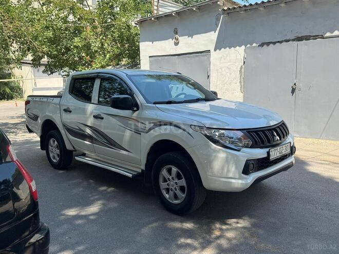 Mitsubishi L200 2016, 277,000 km - 2.4 l - Bakı