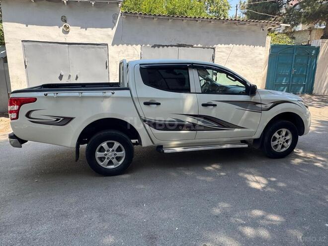 Mitsubishi L200 2016, 277,000 km - 2.4 l - Bakı