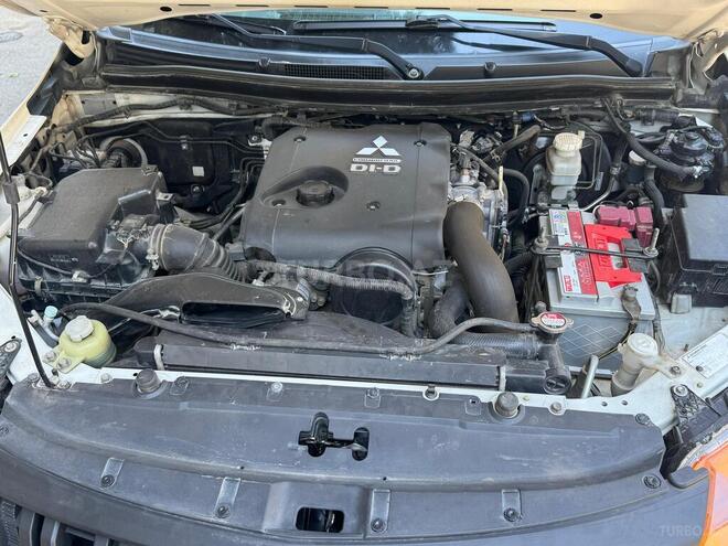 Mitsubishi L200 2016, 277,000 km - 2.4 l - Bakı