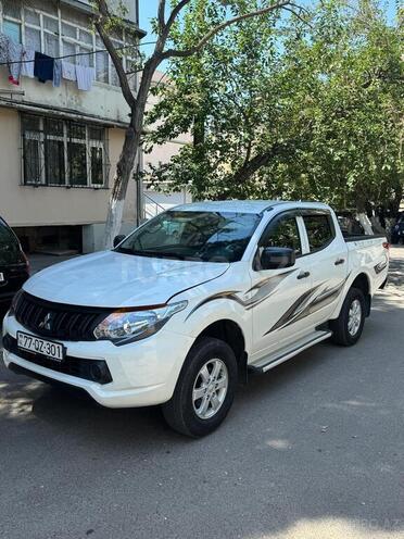 Mitsubishi L200 2016, 277,000 km - 2.4 l - Bakı